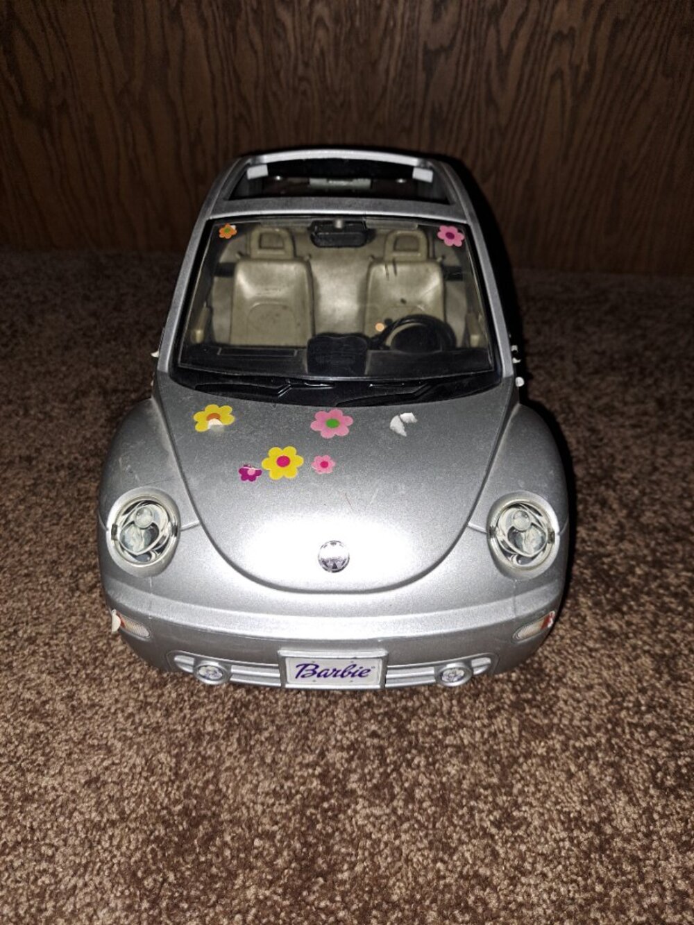 Vintage 2000 Mattel Barbie Silver Volkswagen Beetle toy car with flower decals - Picture 7 of 14